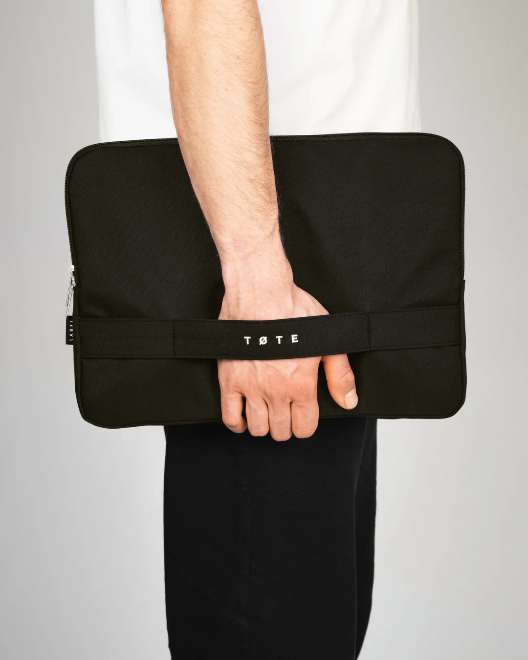 Black Laptop Sleeve 16" - Image 2