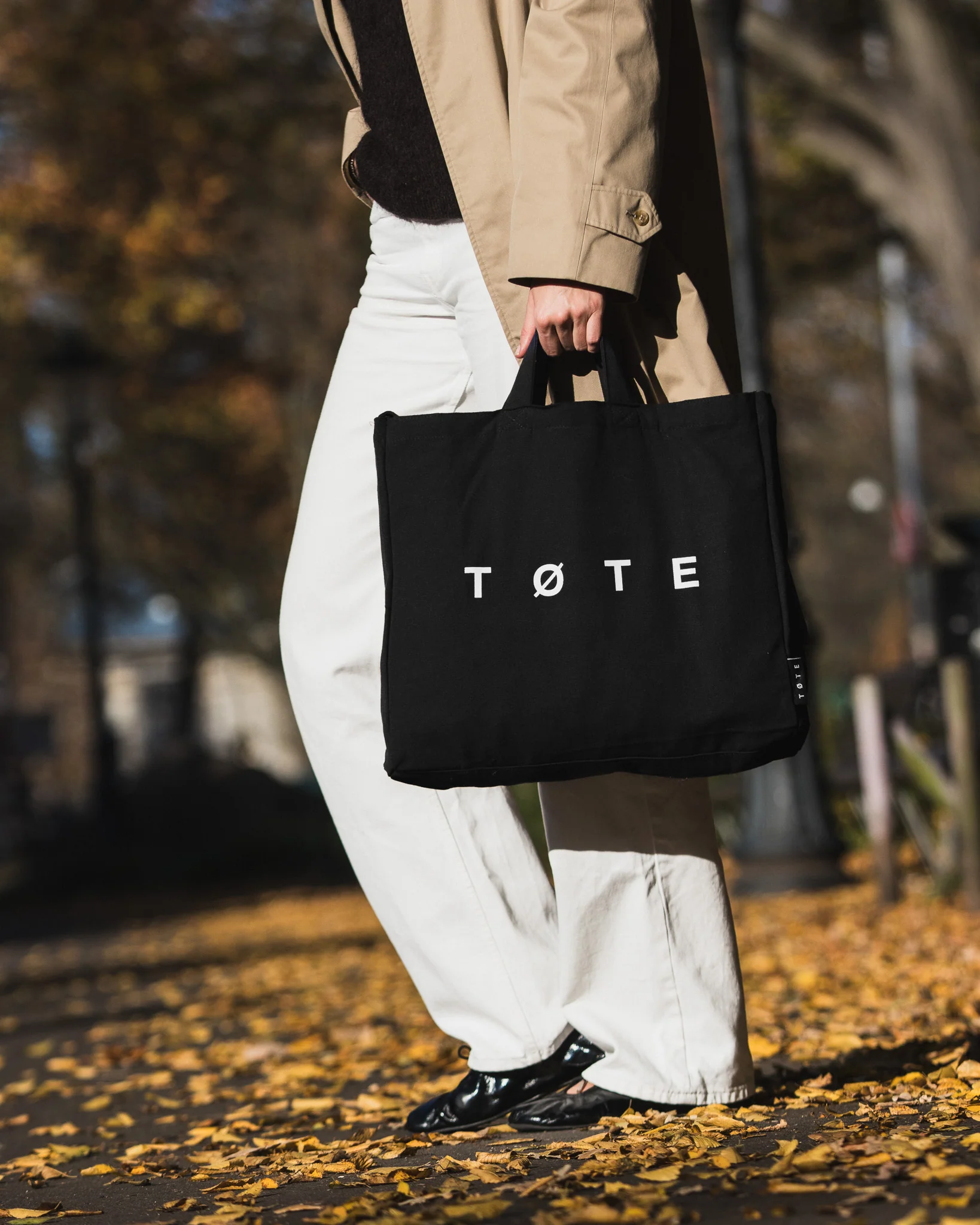 Black TØTE Bag - Image 6