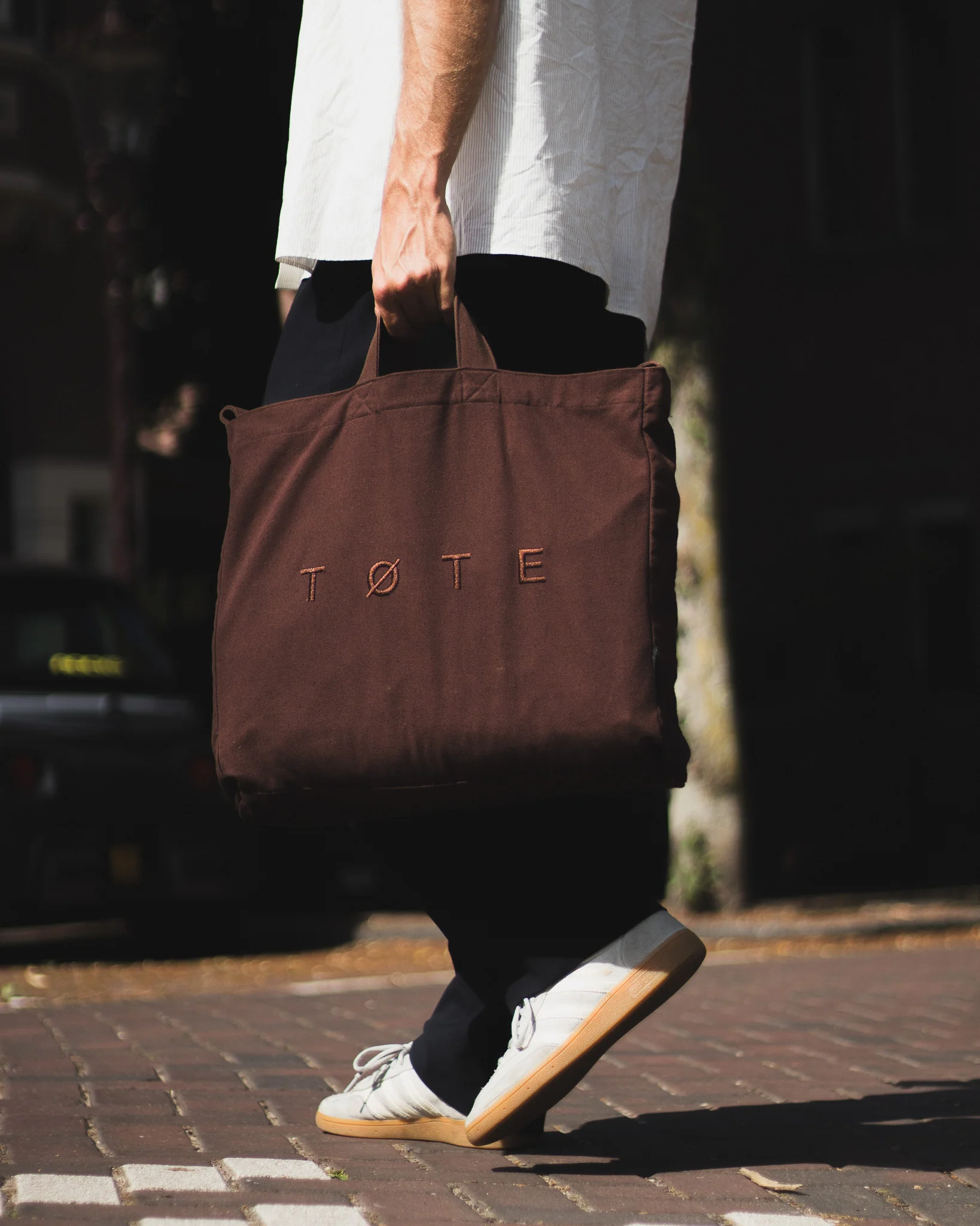 Brown TØTE Bag | Stitched - Image 11