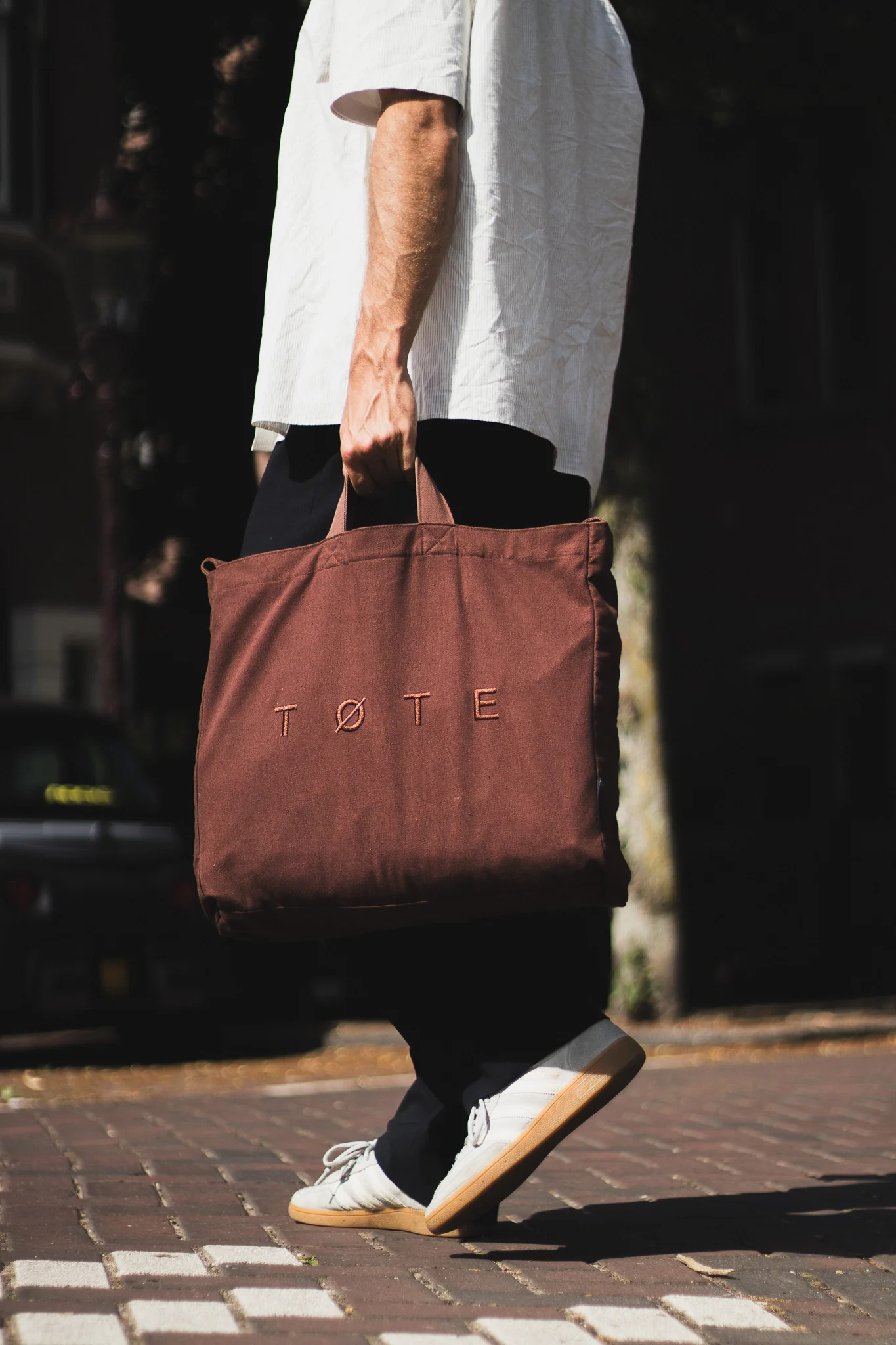 Brown TØTE Bag | Stitched - Image 12