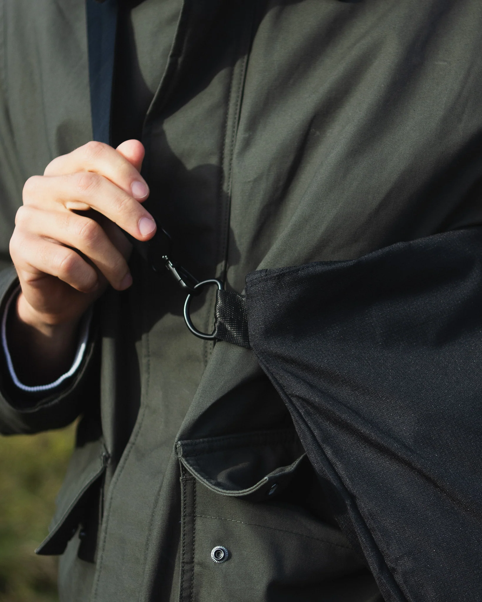 FIN Carry | Black - Image 10
