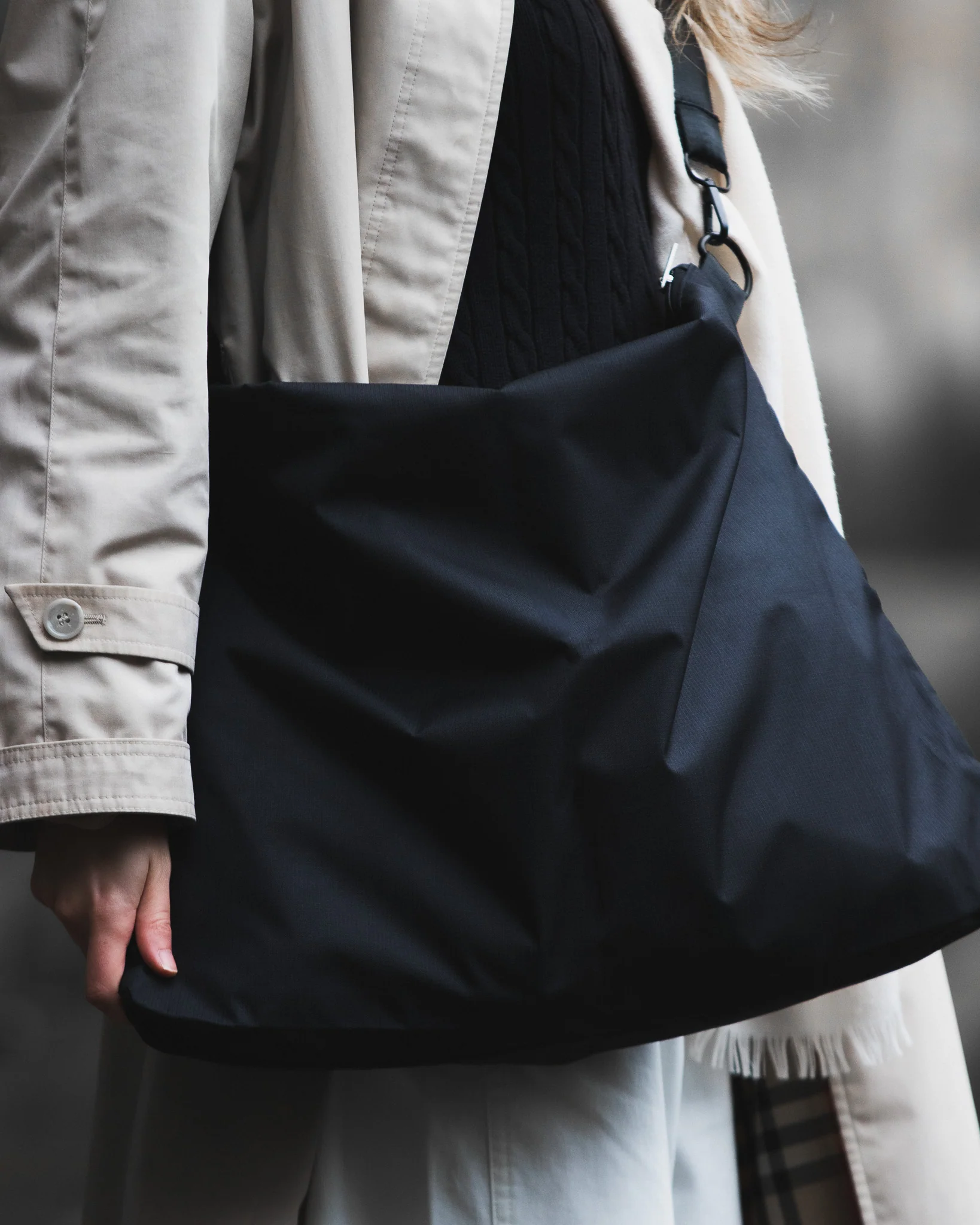 FIN Carry | Black - Image 6