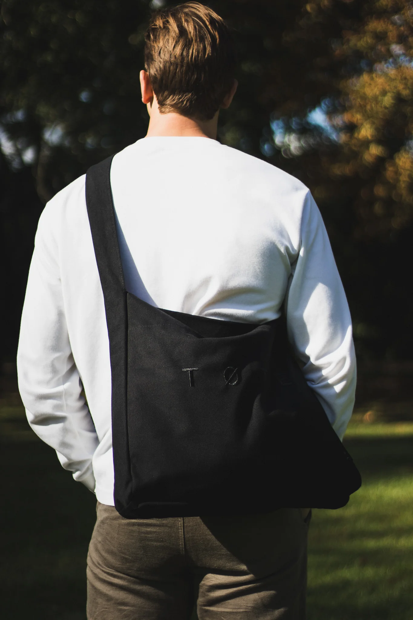 Wide-Strap TØTE Bag | Black - Image 3
