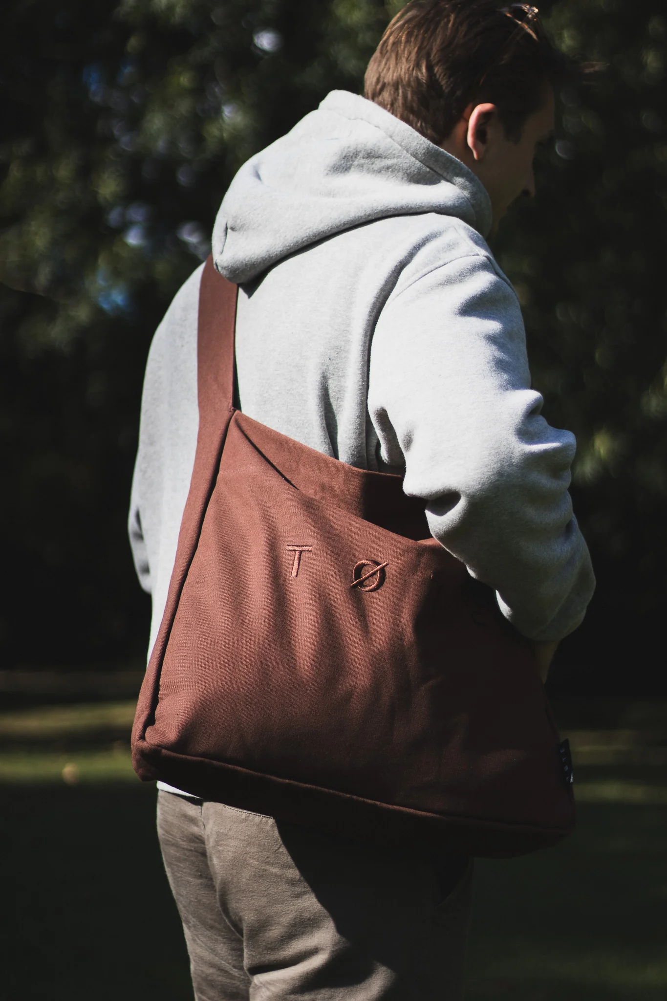 Wide-Strap TØTE Bag | Brown - Image 8